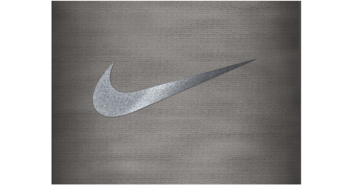 nike reflective tee