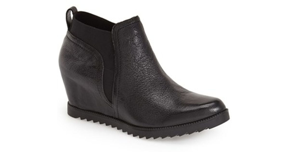 naturalizer wedge booties