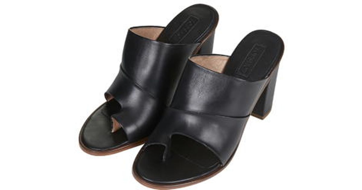 toe loop mules