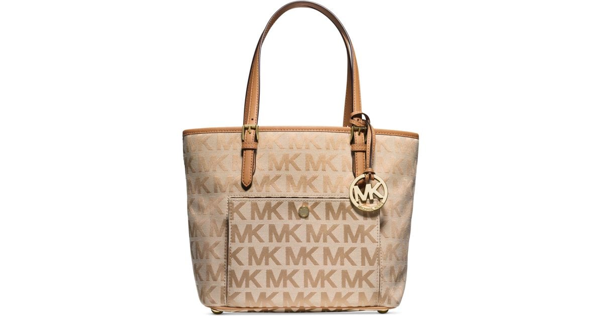 Michael Kors Michael Signature Jet Set Item Medium Snap Pocket