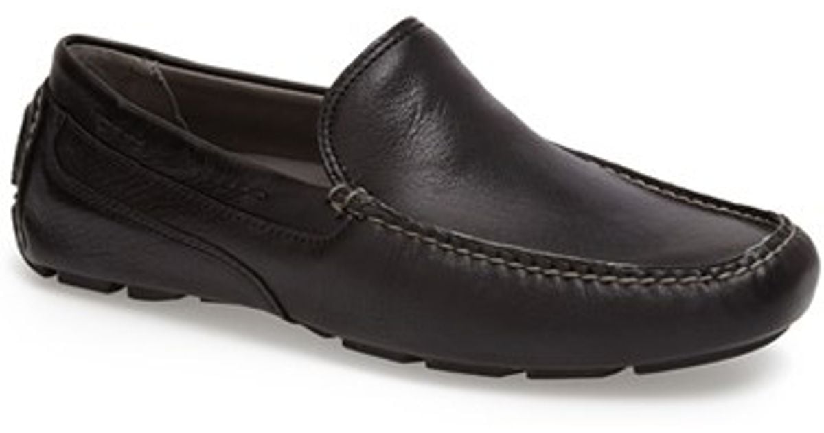 sperry driving moccasins