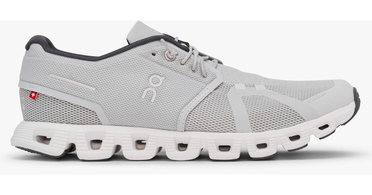 on cloud 5 trainers in white
