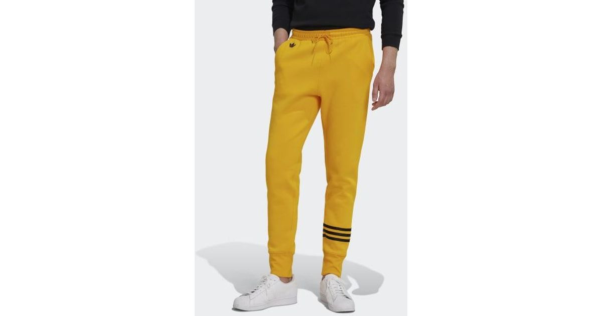 adicolor neuclassics sweat pants