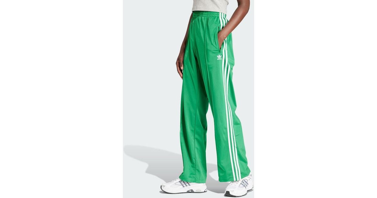 adidas Firebird Loose Trainingsbroek in het Groen Lyst NL
