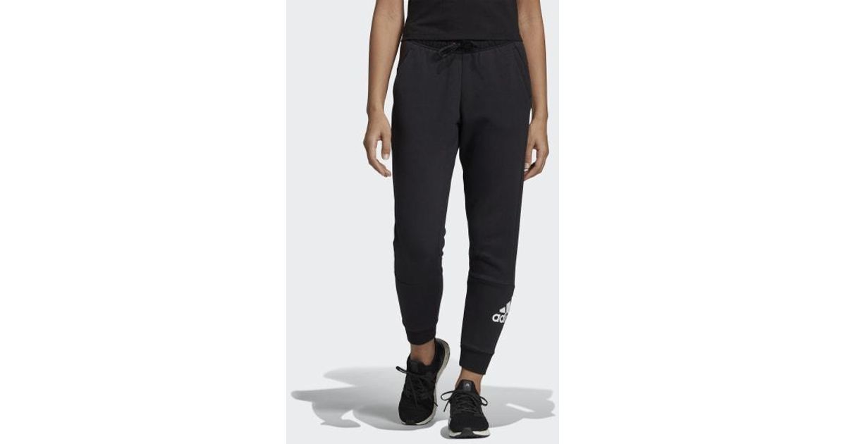 badge of sport sweatpants