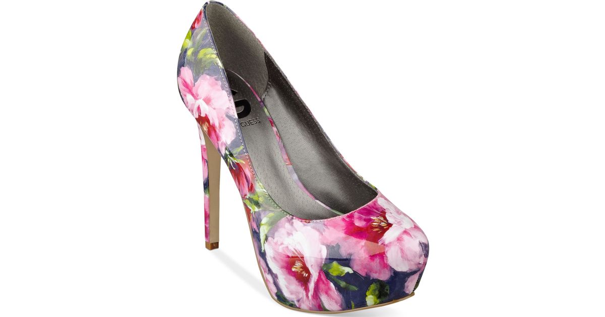 guess floral pumps