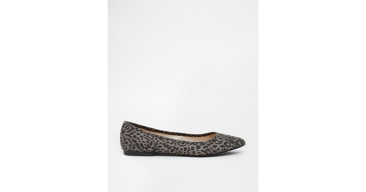 Oasis Leopard Print Point Flat Shoes in Grey (Gray) - Lyst