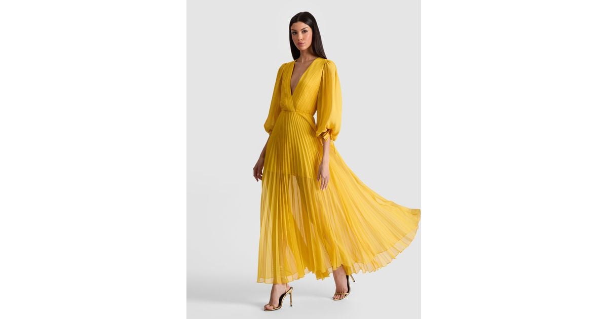 alice and olivia yellow dress NWT + Tallie Deep V Mini Box Pleated In Sunbeam Wmns Sz S and has since grown into a full womens ready to wear collection Alice+Olivia Yellow dress - Yellow
