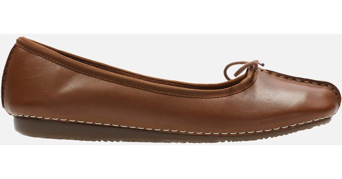 Clarks Freckle Ice Leather Ballet Flats in Tan (Brown) | Lyst