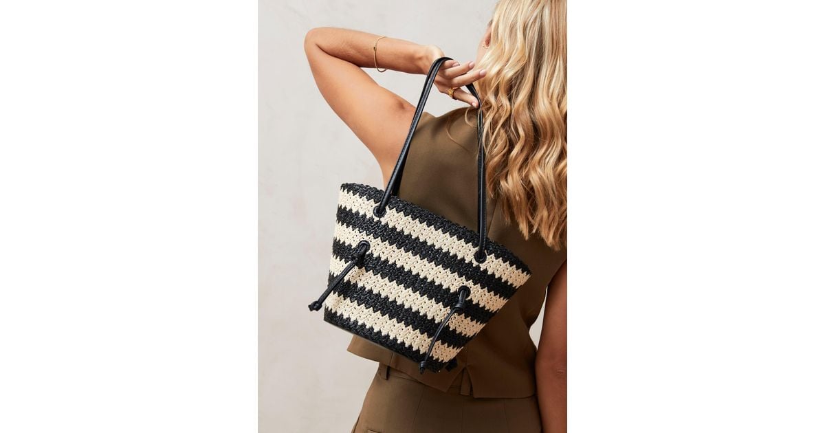 Alohas The Tangle Crochet Bicolor Black Cream Shoulder Bag | Lyst