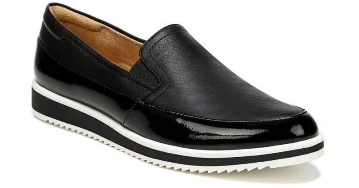 naturalizer eiffel loafer