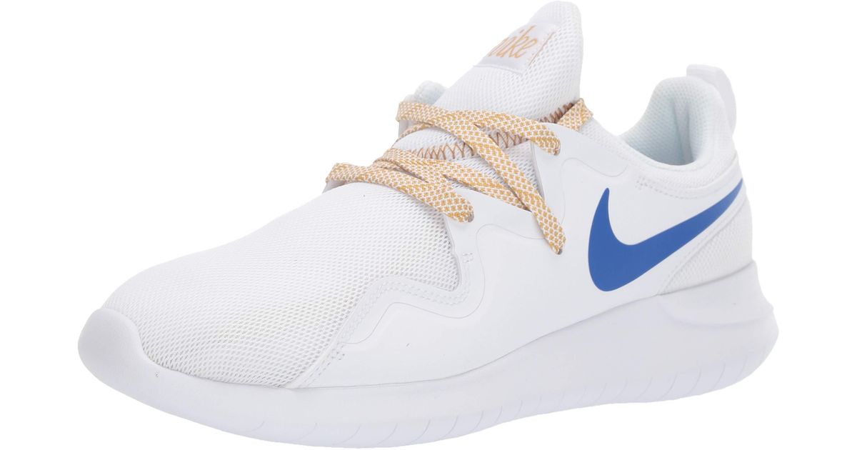 nike tessen sneakers
