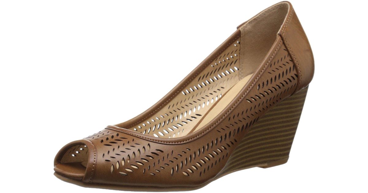 cl by laundry noreen wedge pump