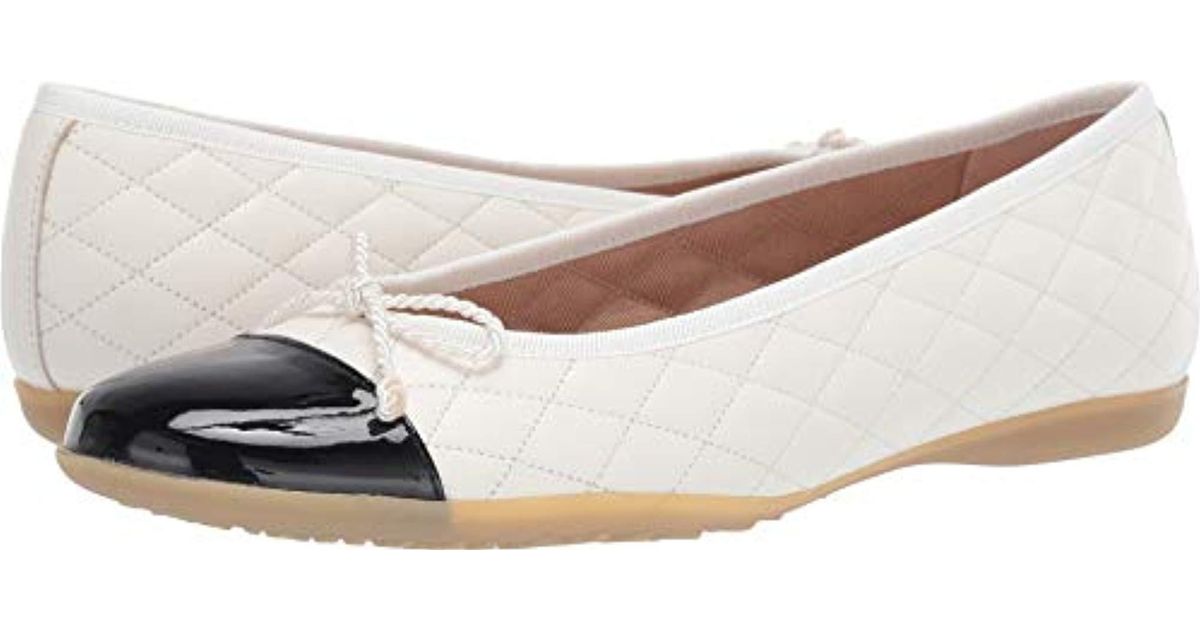 sole ballet flats