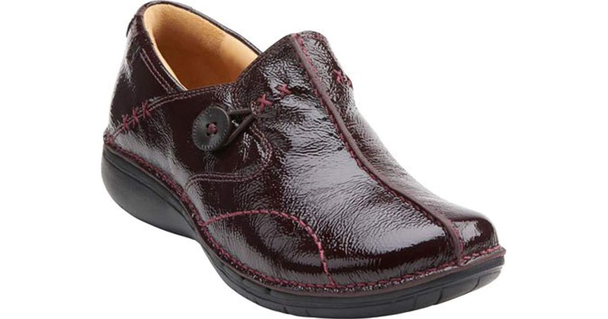 clarks unstructured women's un.loop slip-on shoe