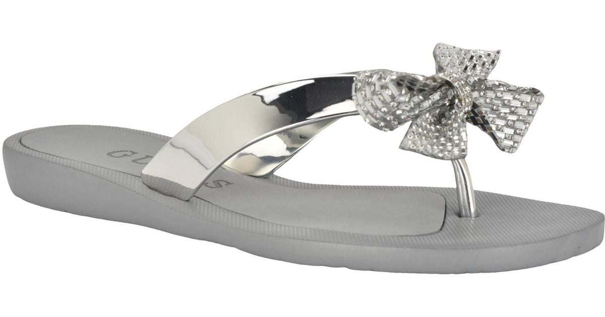 【GUESS】Tata Sparkle Botai Flipflop Sandals guess-Silver-040-Tata-Flip-