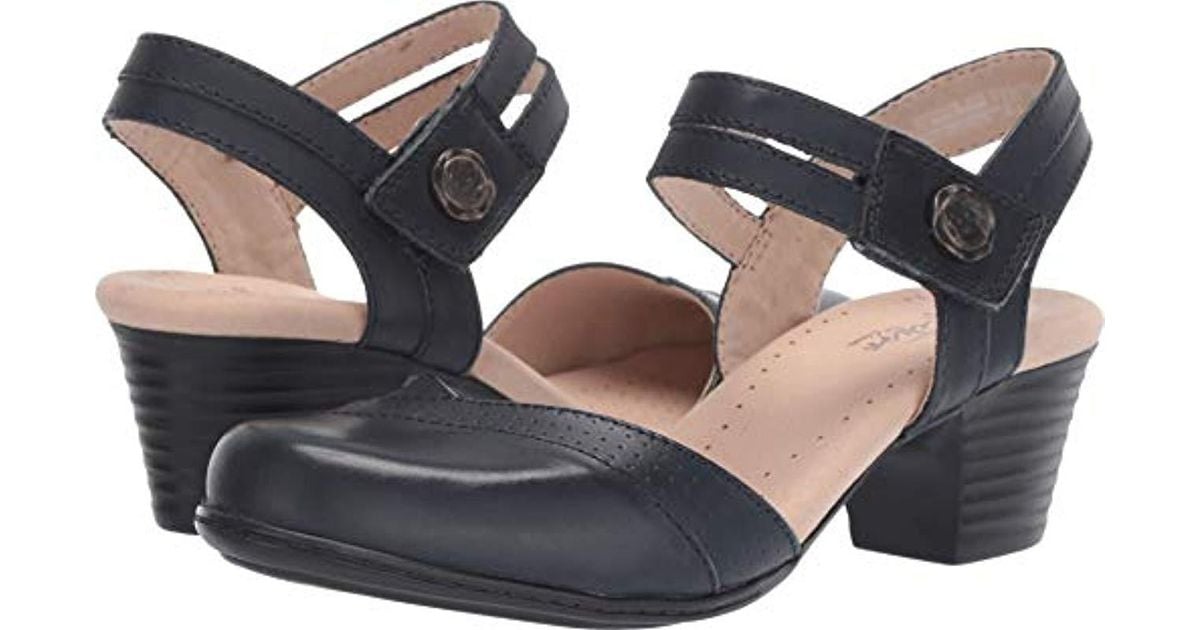 clarks valarie shelly