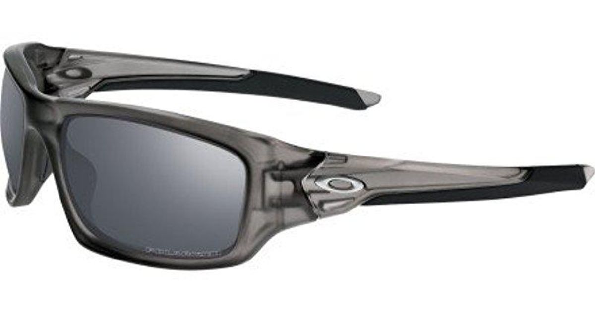 gray oakley sunglasses