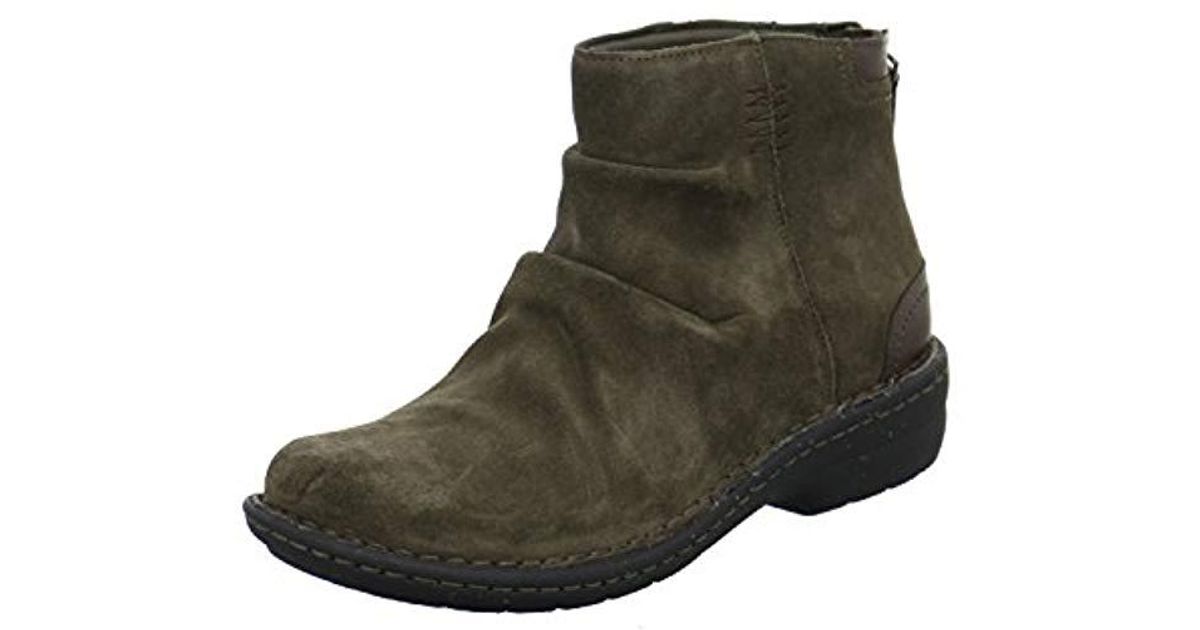 clarks avington swan boots