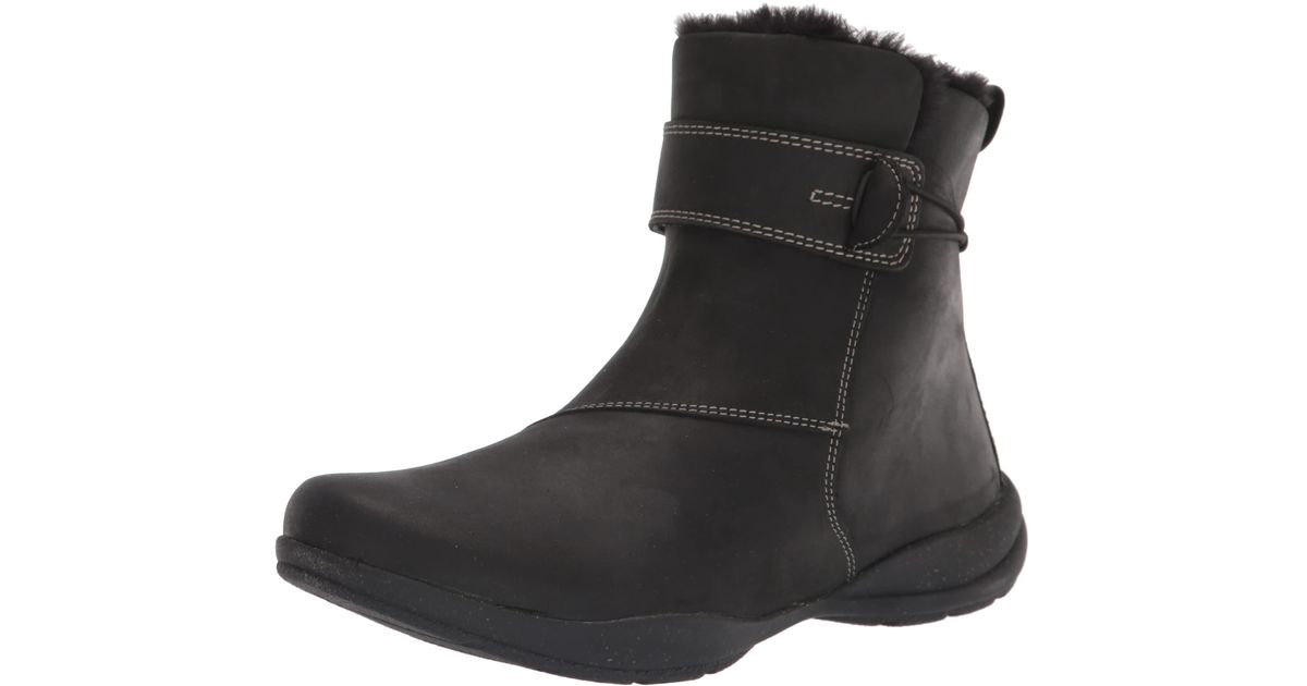 Clarks Leather Roseville Boot Warmlined Waterproof Ankle in Black
