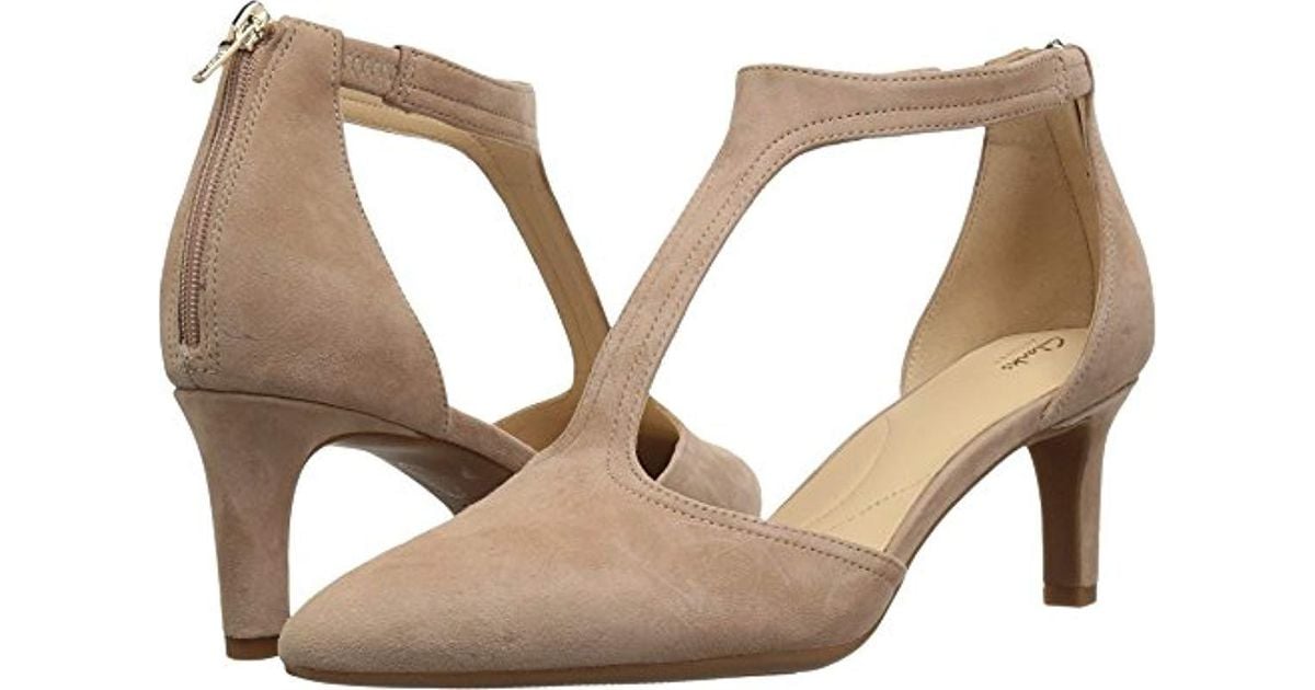 clarks calla lily pump