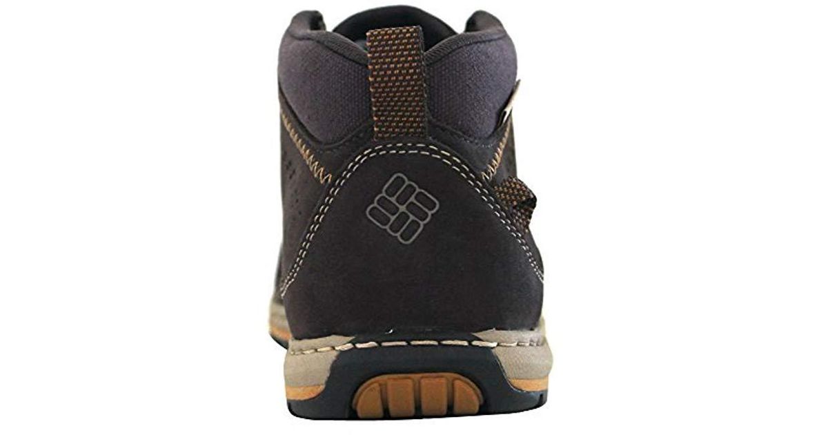 three passes chukka leather