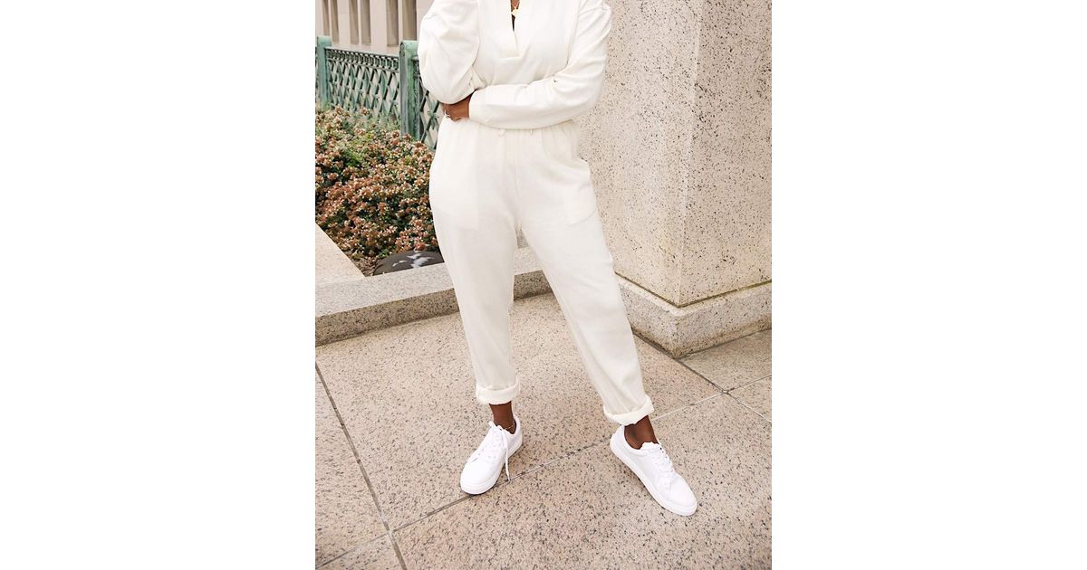 The Drop Leather Whisper White Sweatpant By @highlowluxxe in Natural - Lyst