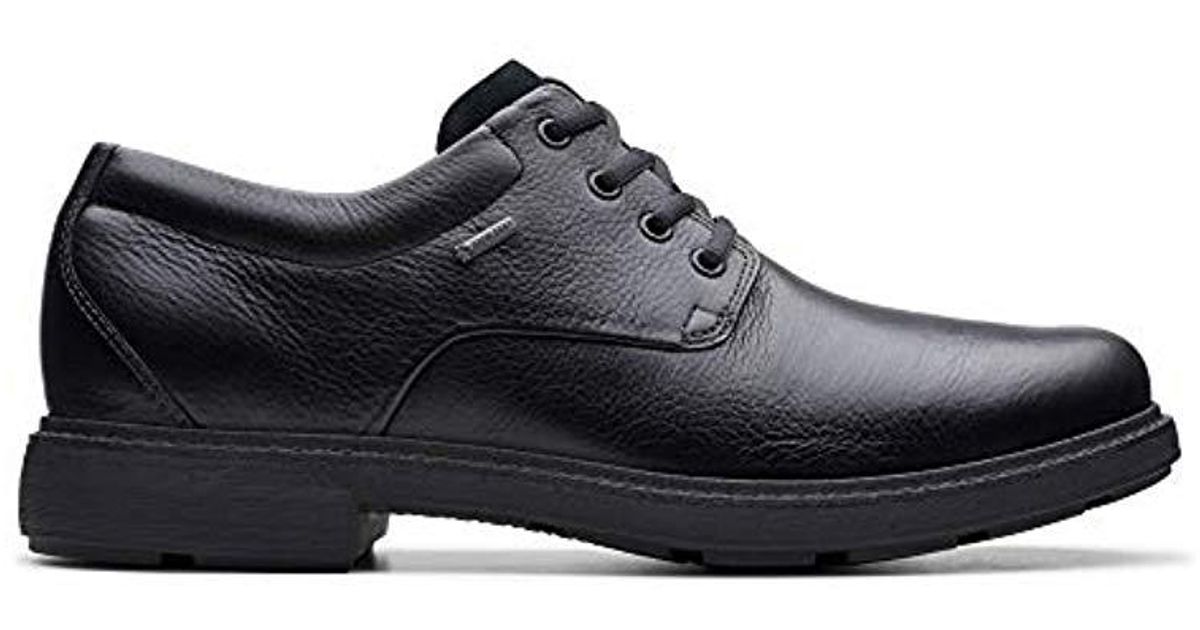 Clarks Un Tread Lo Gore-tex Leather Shoes In Black for Men | Lyst UK