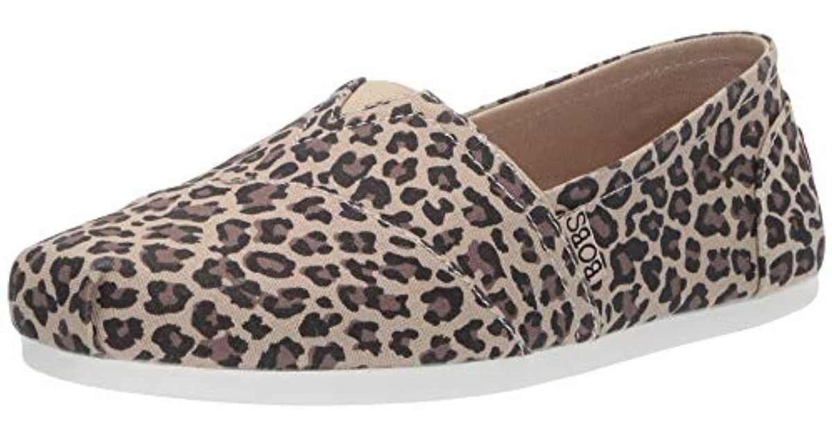 Skechers S 33417 Bobs Plush Hot Spotted. Leopard Print Slip On Save