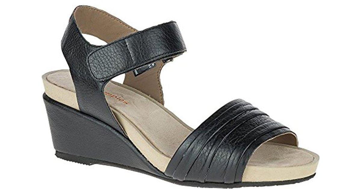 hush puppy wedge sandals