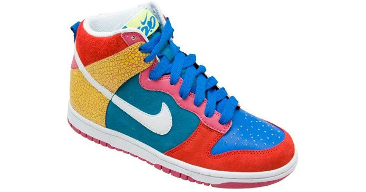 Nike Wmns Dunk High 6.0 in Hot Red 