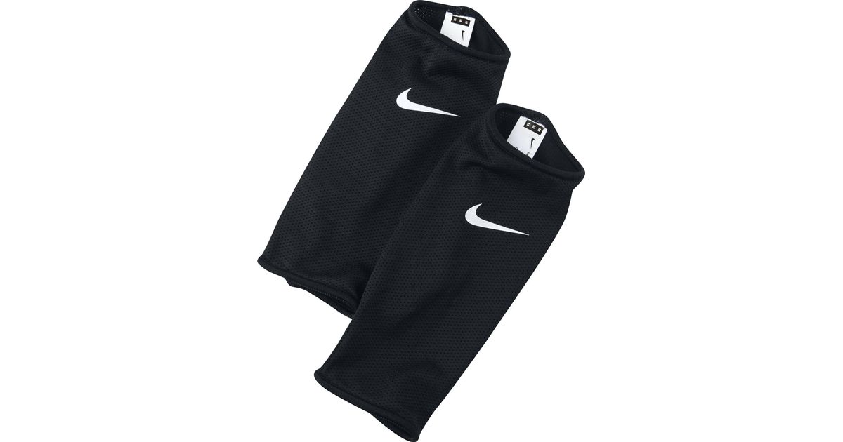 Nike Guard Lock Sleeves Shiny Guards in het Zwart Lyst NL