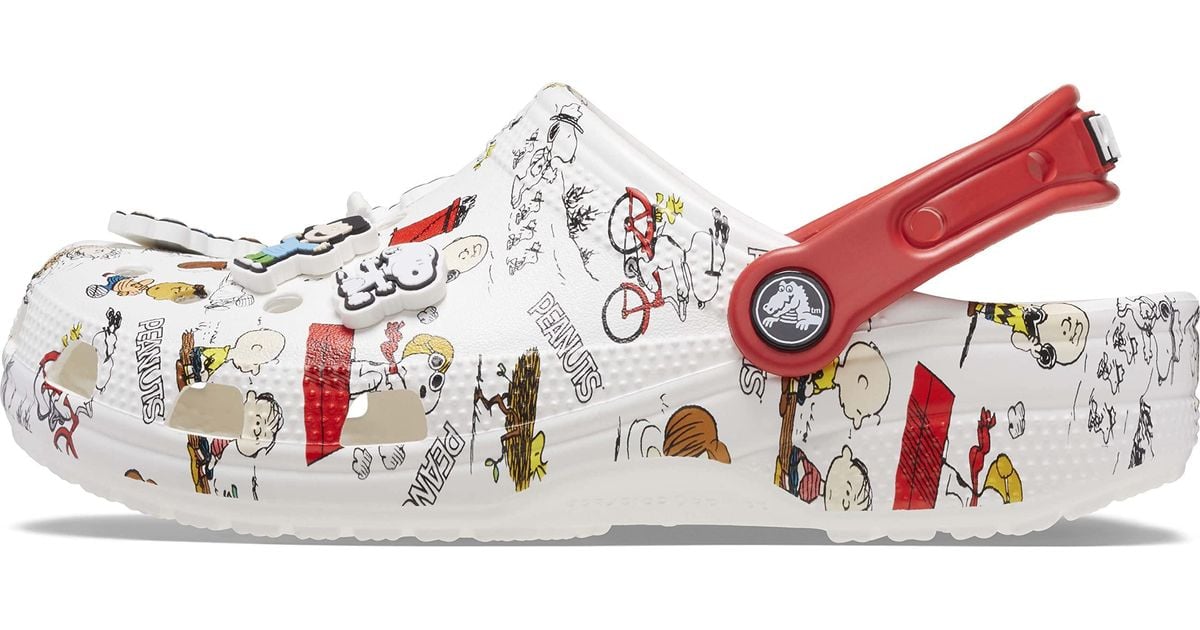 Crocs™ Unisexadult Classic Peanuts Snoopy Clogs in Black Lyst