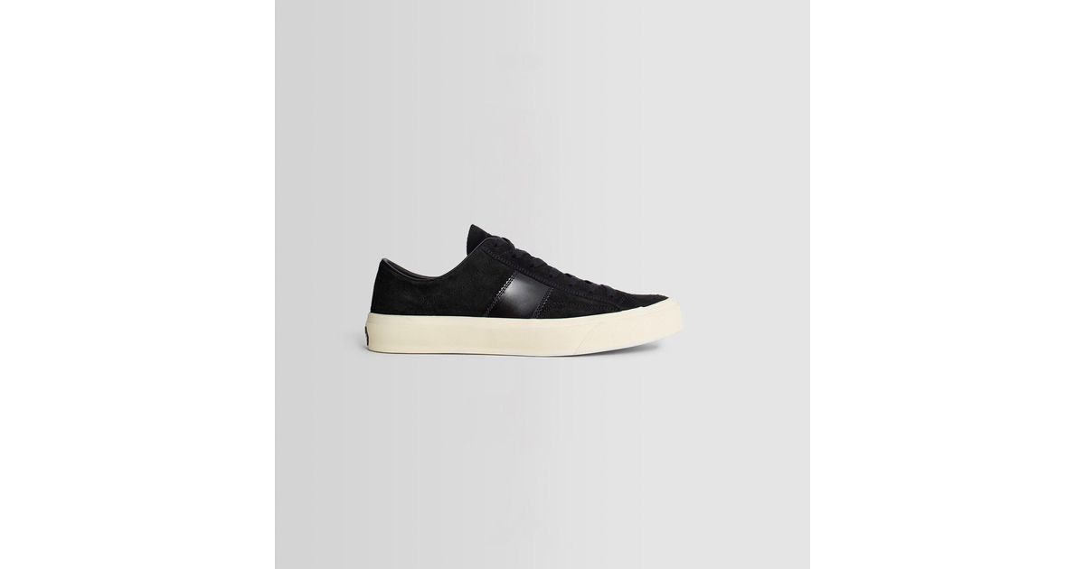 all black toms