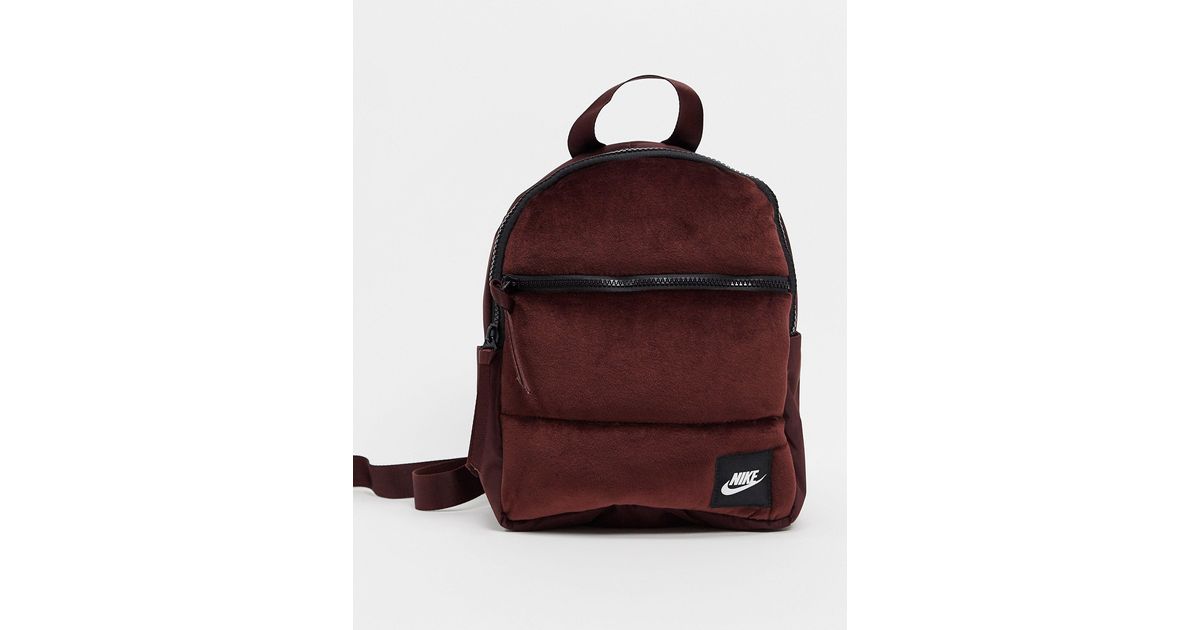 Mini sac à dos en velours - Bordeaux Nike | Lyst