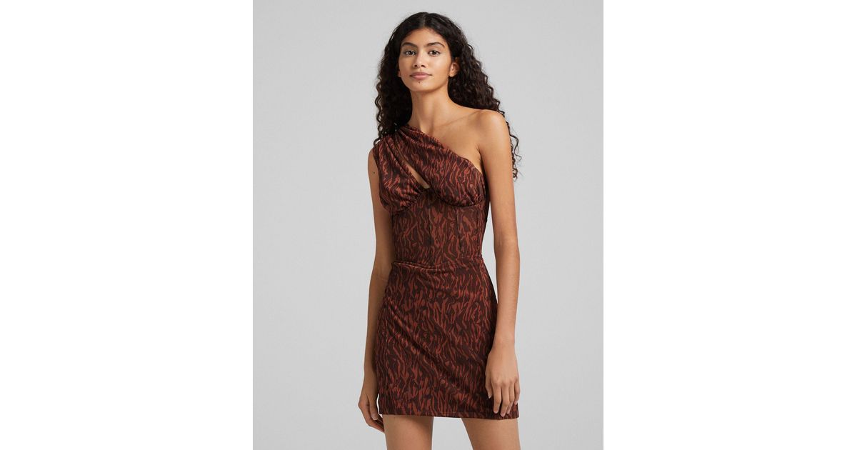 Vestito corto monospalla con cut-out di Bershka in Marrone | Lyst