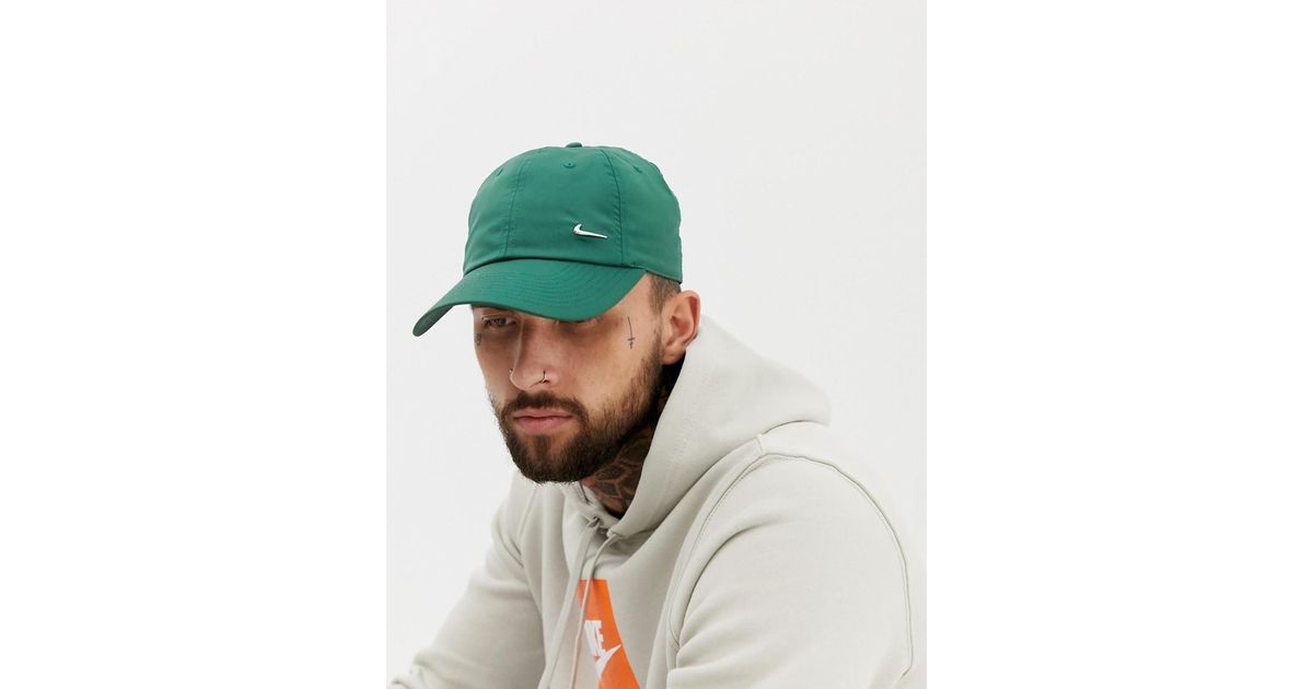 Nike Grüne Kappe mit Metall-Swoosh-Logo in Grün für Herren | Lyst DE
