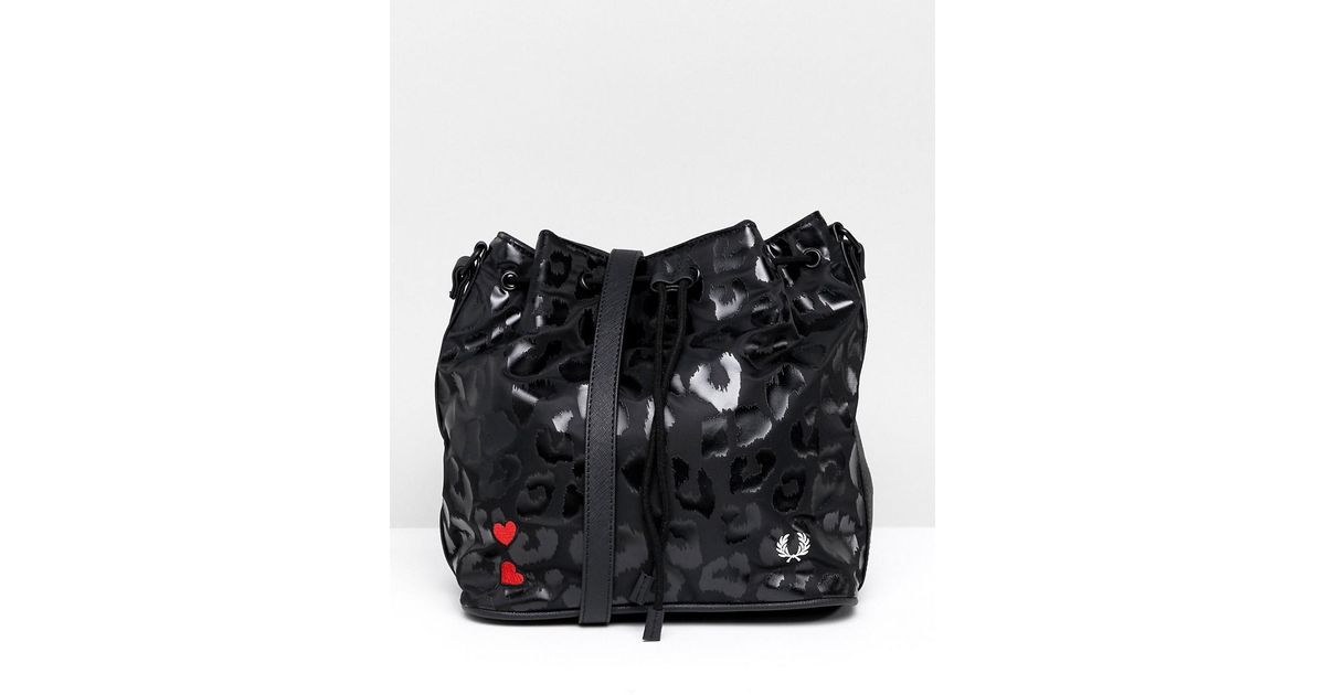 Amy winehouse fred perry bag hotsell
