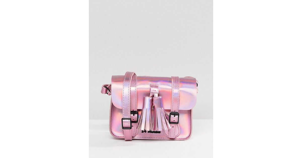 Cumulatief helemaal is er Dr. Martens Leather 7 Mini Iridescent Satchel in Pink | Lyst