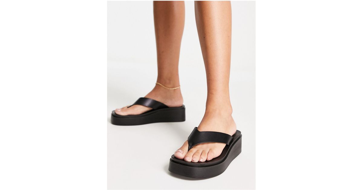 Steve Madden Carlene Flatform Toe Post Sandals in Black | Lyst UK
