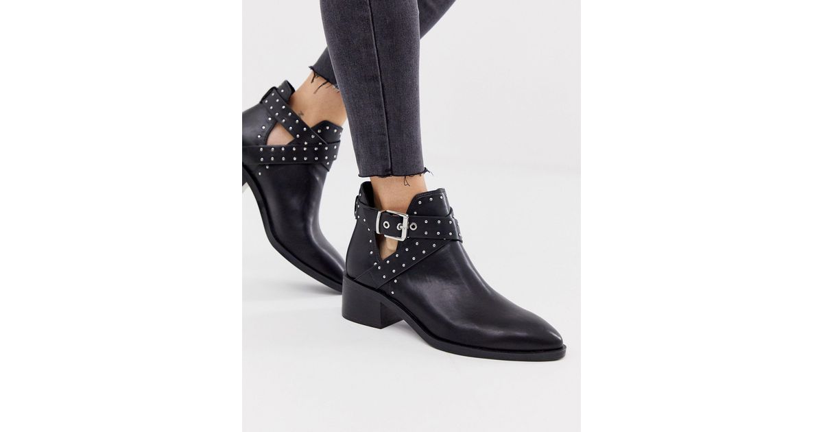 Stivaletti con fibbia e borchie neri con cut-outPull\u0026Bear in Denim di  colore Nero | Lyst