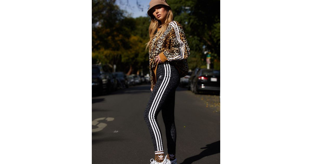 adidas Originals Leopard Luxe Leggings neri con tre strisce