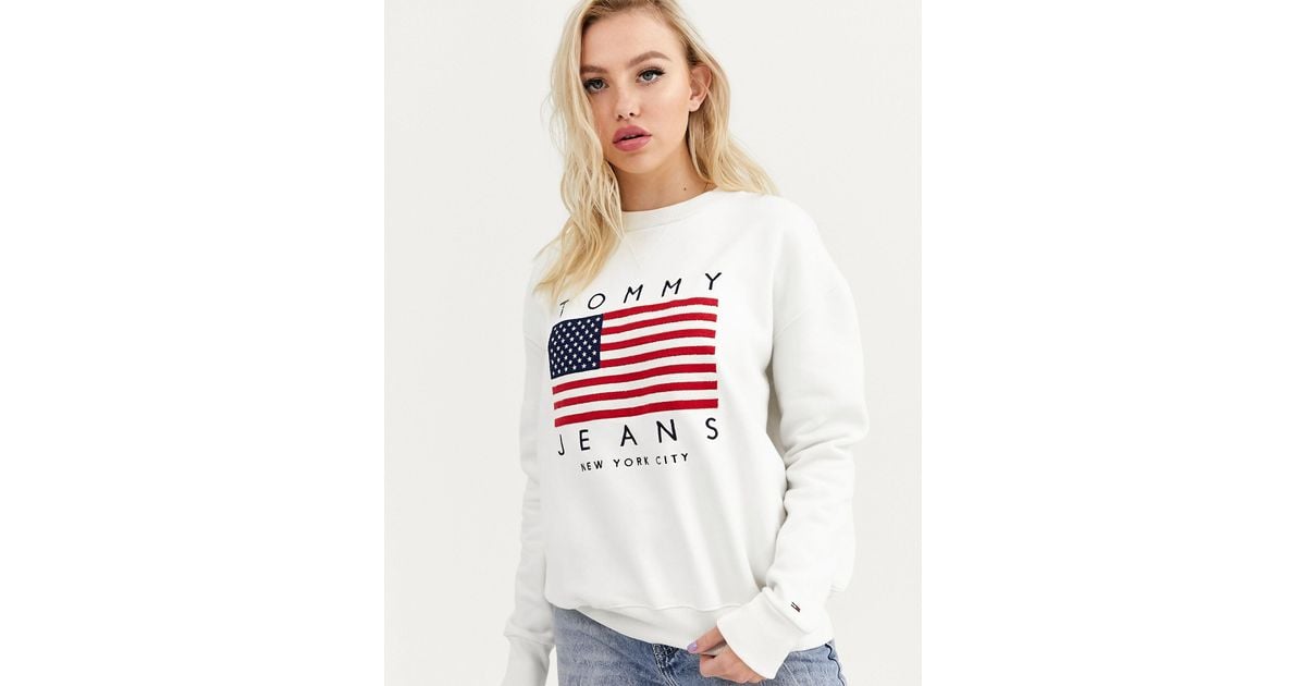 Tommy Hilfiger Denim Us Flag Logo Sweatshirt in White | Lyst