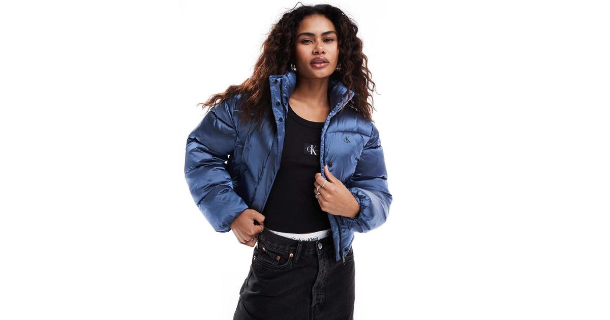 Calvin Klein Cropped Shiny Puffer Jacket in Blue | Lyst UK