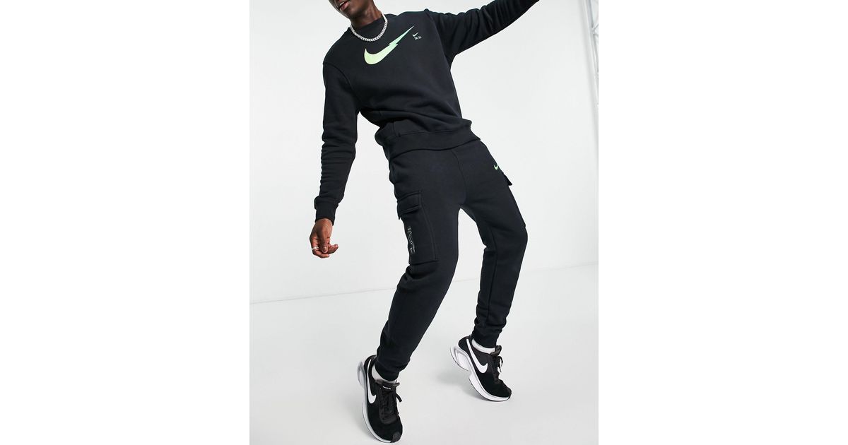 nike zig zag swoosh cargo joggers