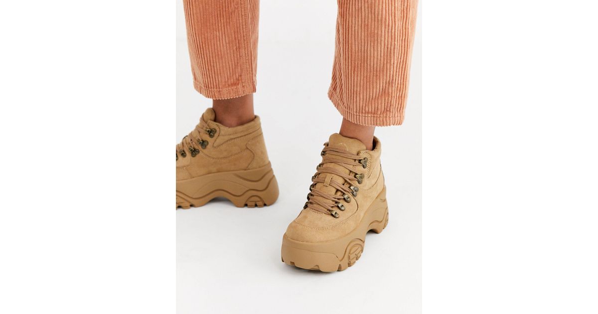 tan chunky boots