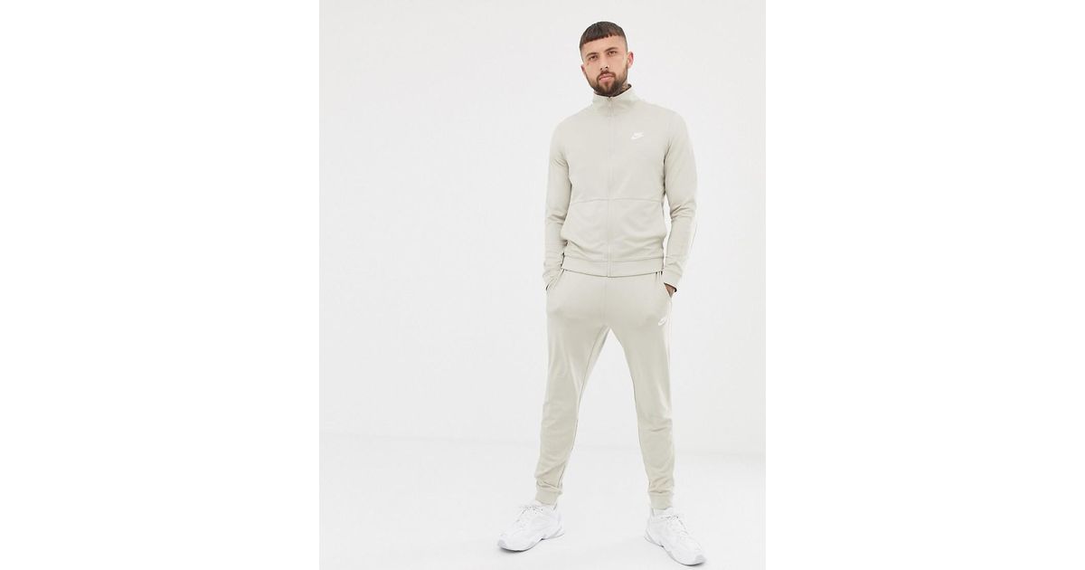 survetement nike beige