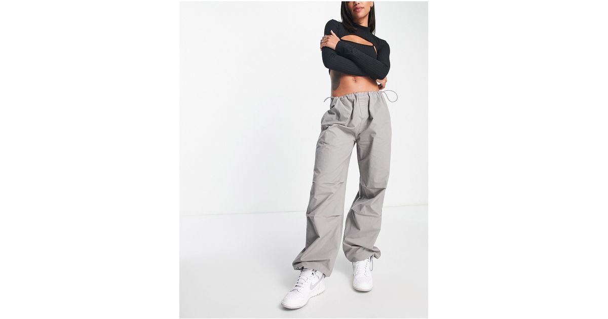stradivarius parachute