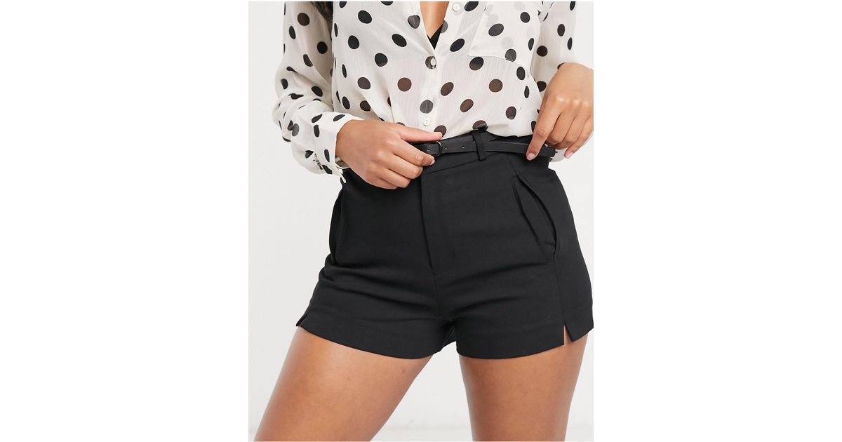Pantaloncini eleganti neri con cintura di Stradivarius in Nero | Lyst