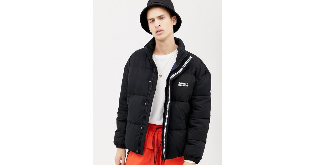 tommy jeans essential puffer jacket with logo in black